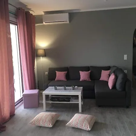 펜션 Loukas House 2